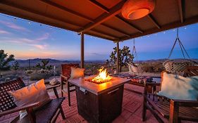 The Full Moon, Joshua Tree: Hot Tub, Sauna, Views